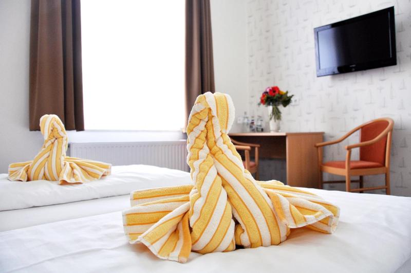 Double Room image 4