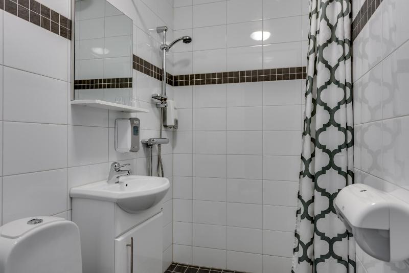 Small Single Room image 4