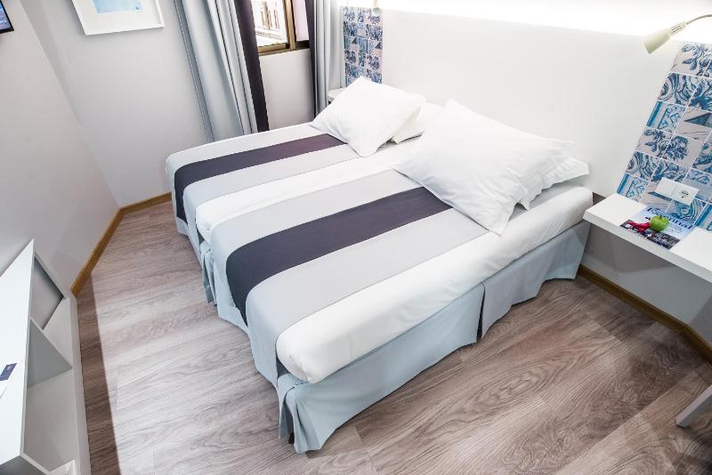 Small Single Room image 1