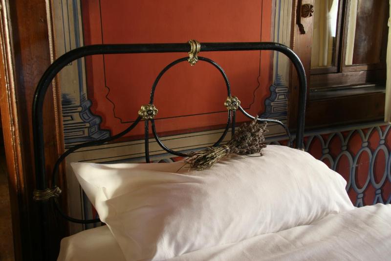 Bed in 5-Bed Dormitory Room image 3