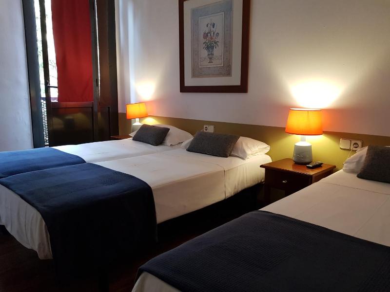 Hostal LK Barcelona - image 5