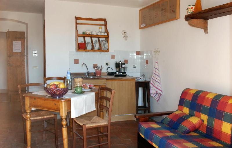 One-Bedroom Apartment image 2