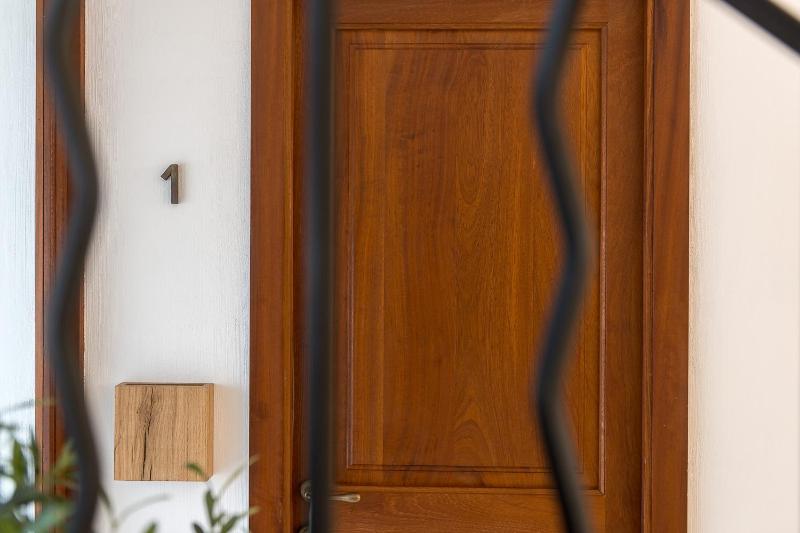 Deluxe Suite with Terrace image 2