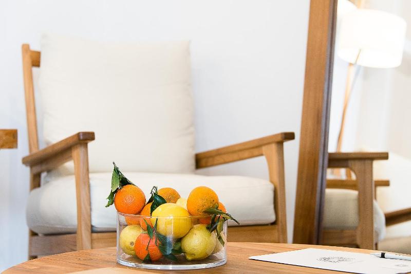 Deluxe Suite with Terrace image 4