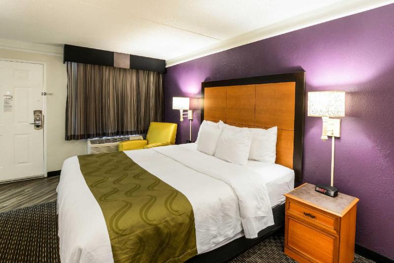 King  Room - Accessible/Non-Smoking image 3