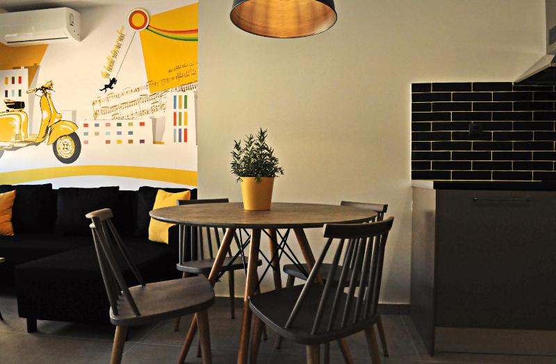 Deluxe Quadruple Room image 4