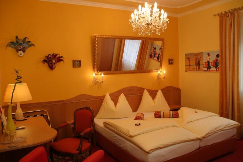 Standard Double Room image 4