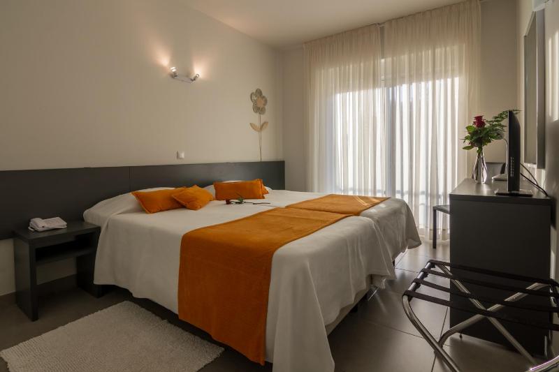 Twin or Double Room image 4