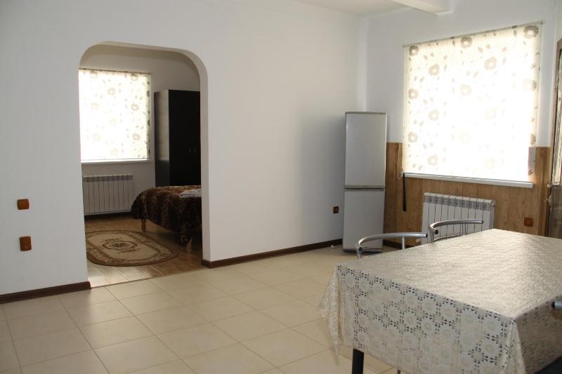 Family Room with Shower image 3