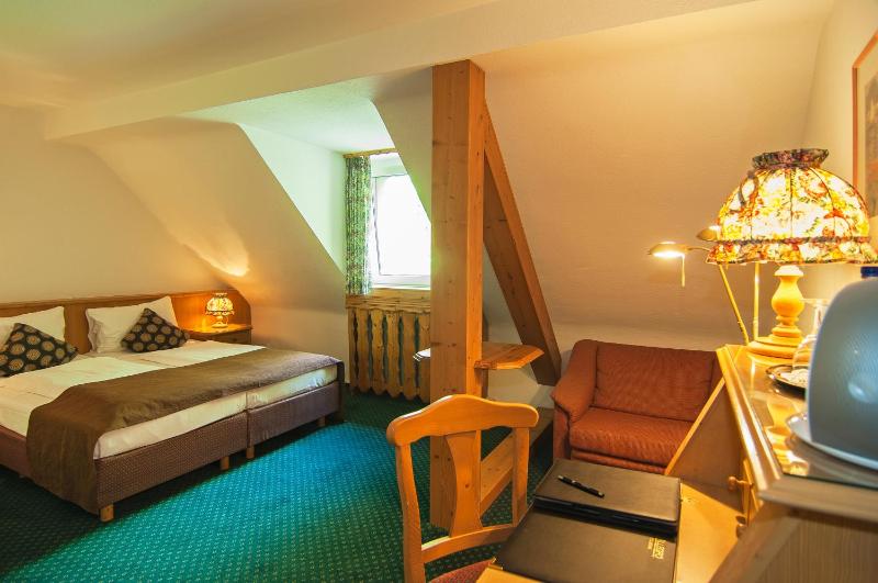 Double Room image 4