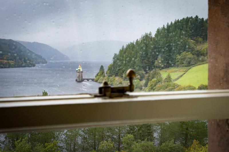 Standard Lake View image 4
