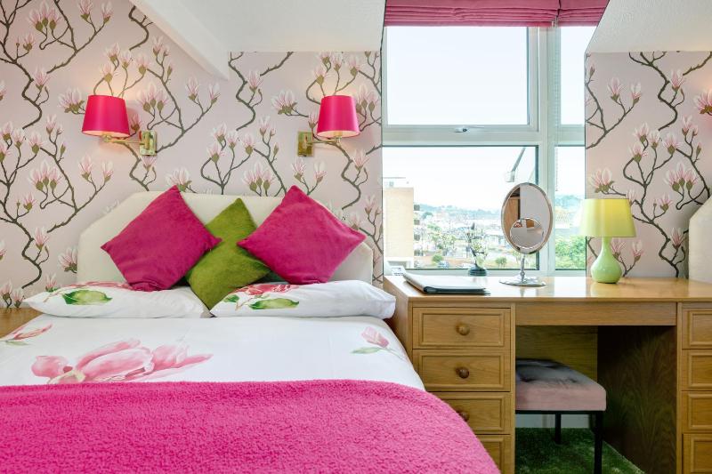 Standard Family Room image 4