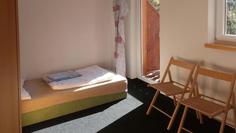 One-Bedroom Apartment image 4