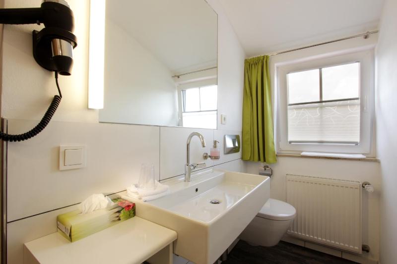 Double Room image 2