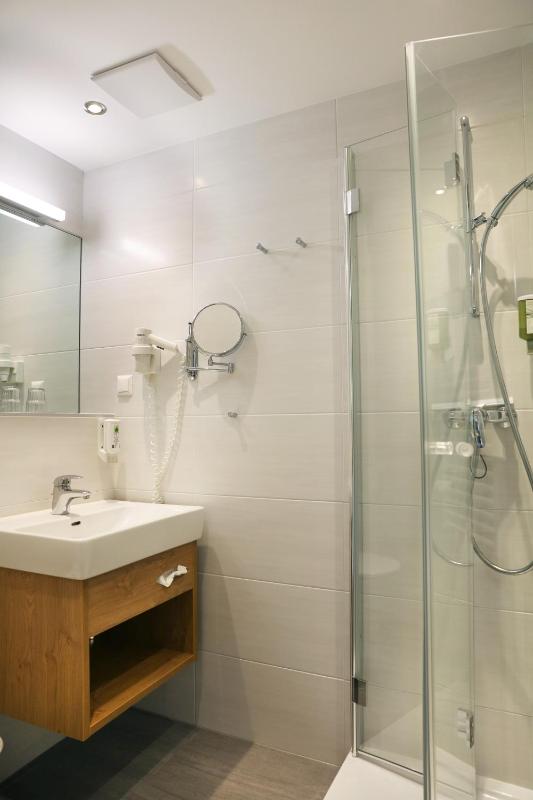 Economy Double Room image 2