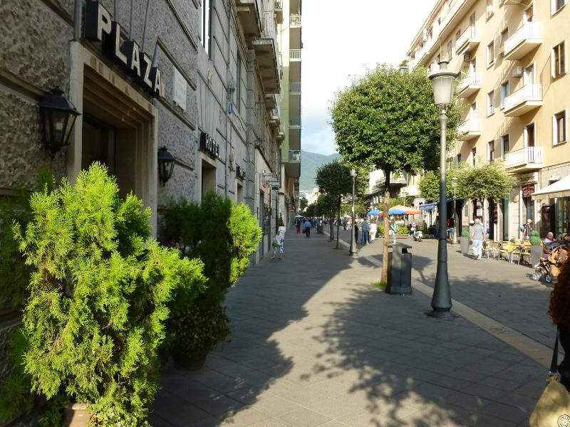 Hotel Plaza - image 18