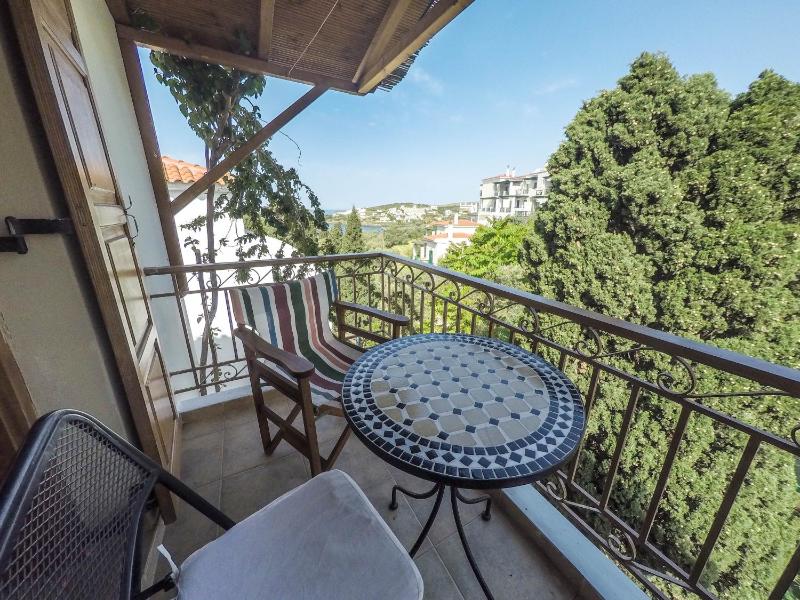 Double Room with Sea View image 2