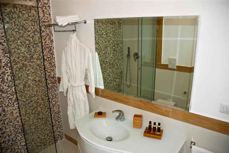 Superior Double or Twin Room with Garden View image 2