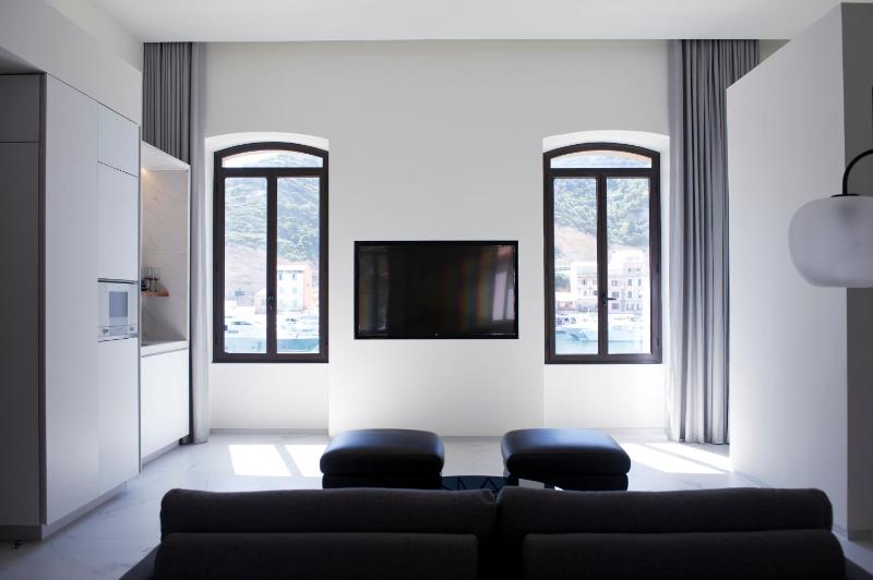 Master Suite - Vue sur Port image 3