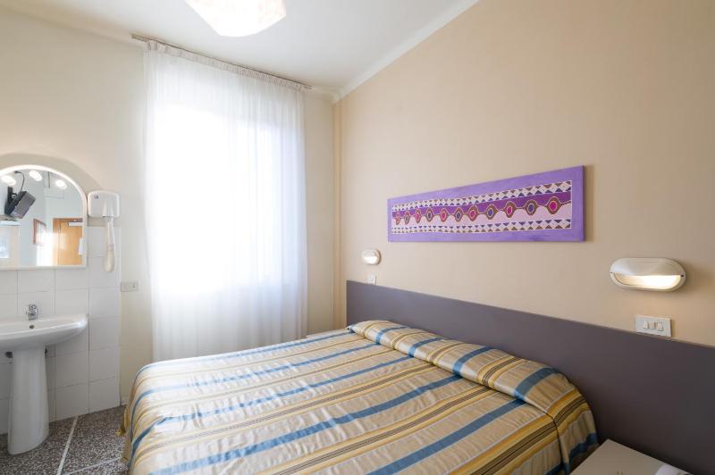 Double or Twin Room with Shared Bathroom image 2
