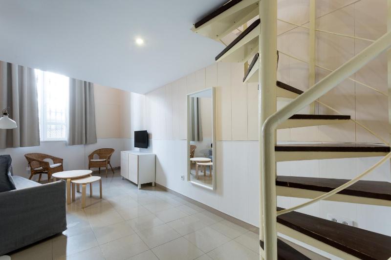 Apartamentos Diaber Gerona 22 - image 7