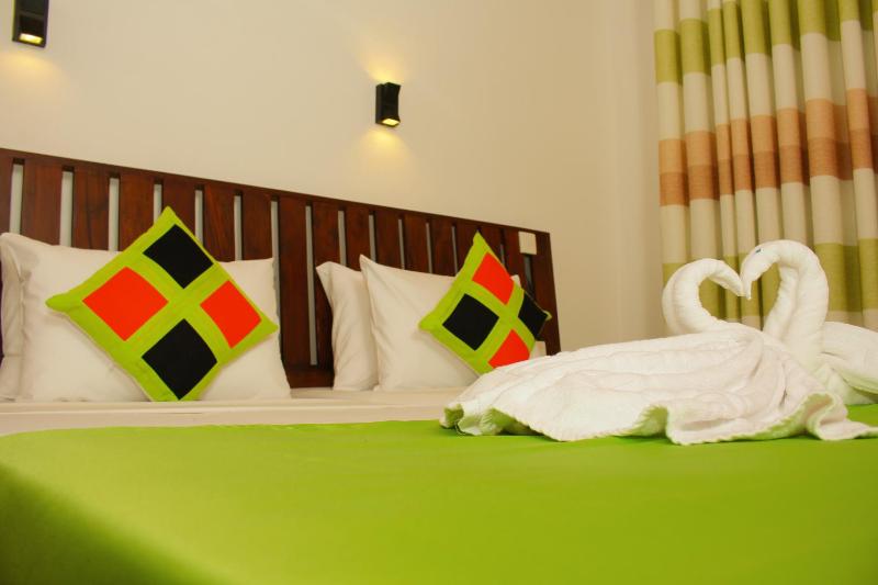 Cozy Sea view Inn - image 2