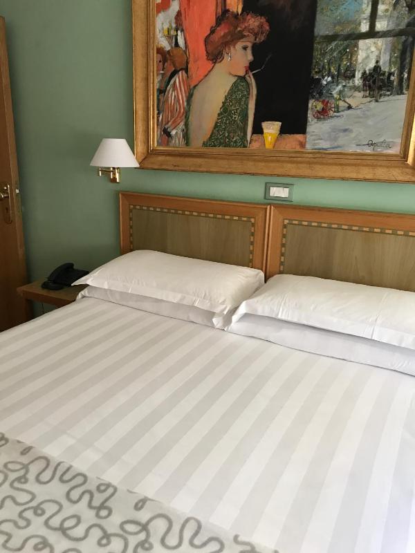 Superior Double Room image 2