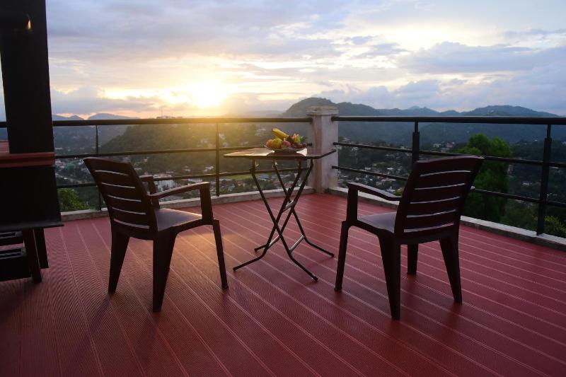 Penthouse Deluxe Double Room with Mountain & City View