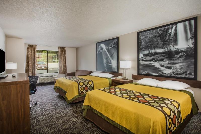 Studio Suite with Two Queen Beds - Non-Smoking image 4