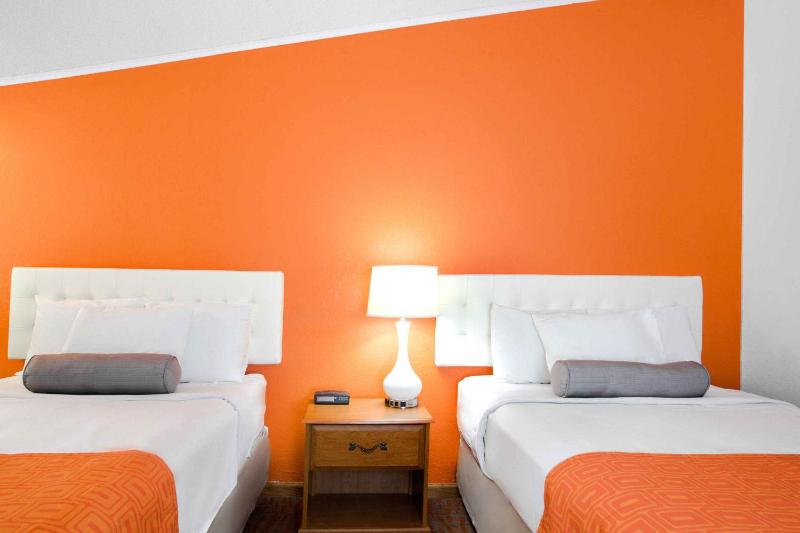 Double Room with Two Double Beds image 4