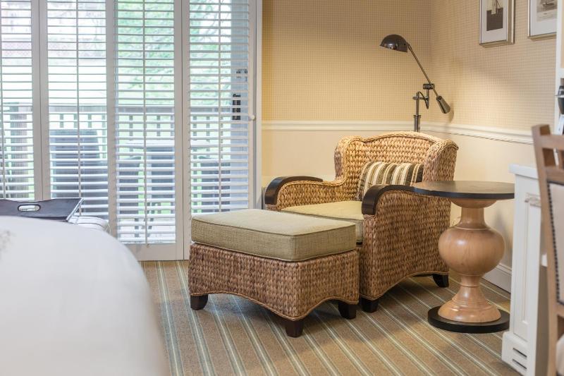 Deluxe King Room image 1