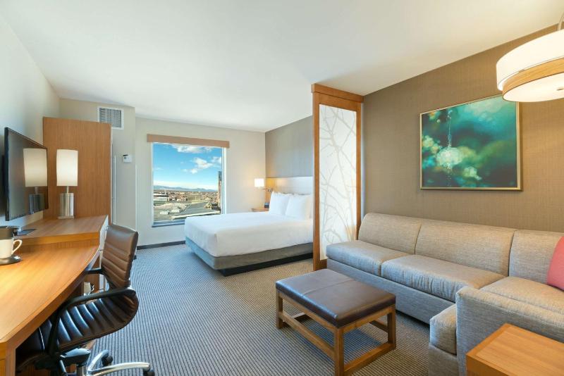 King Room with Accessible Tub - Disability Access image 3