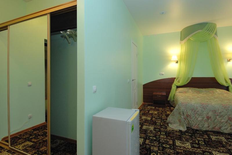 Double Room image 3