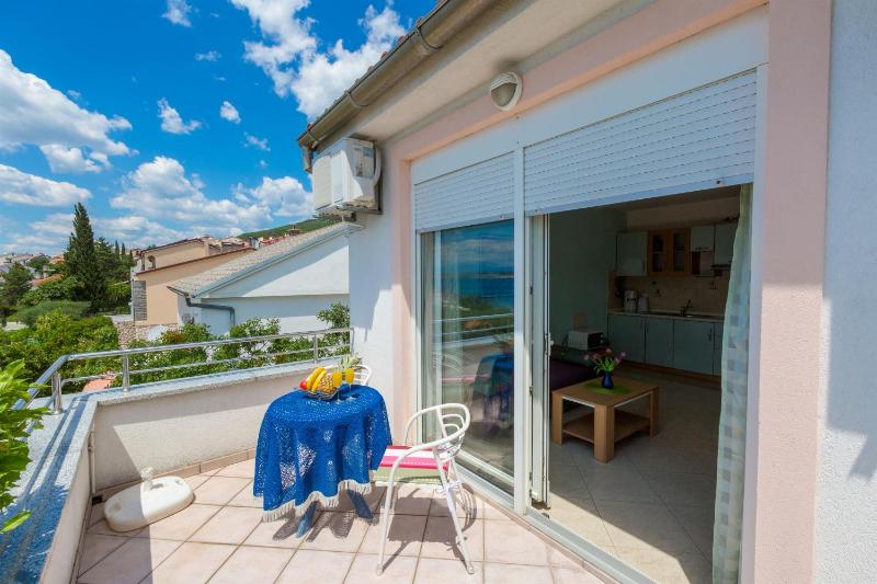 One-Bedroom Apartment with Terrace image 4