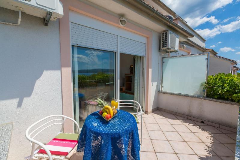 One-Bedroom Apartment with Terrace image 3