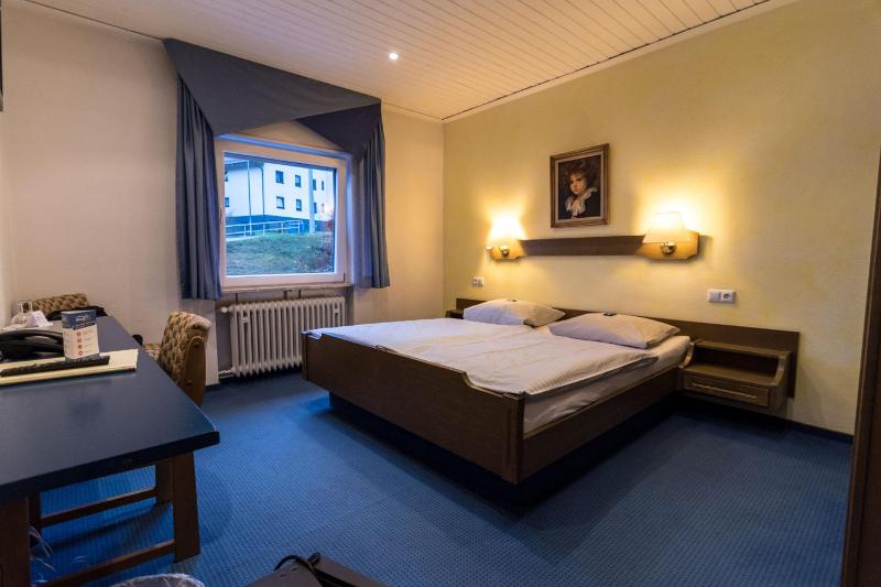 Double Room image 4