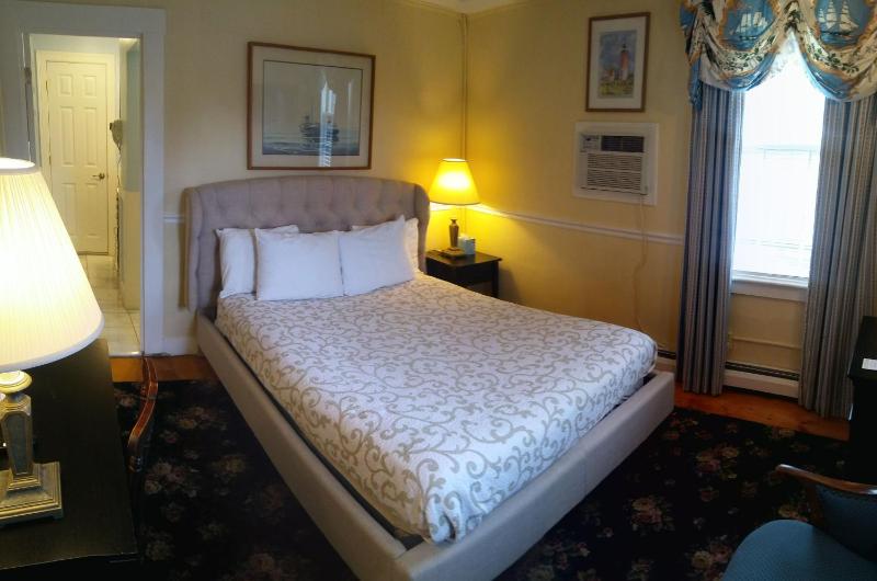 Budget Double Room image 2