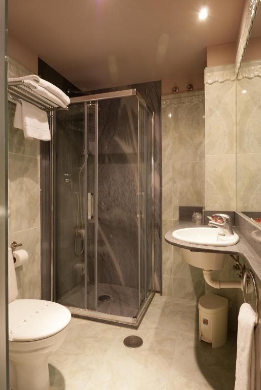Hotel Vetusta - image 13
