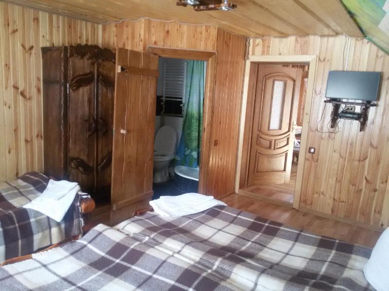 Comfort Triple Room with Shower image 3