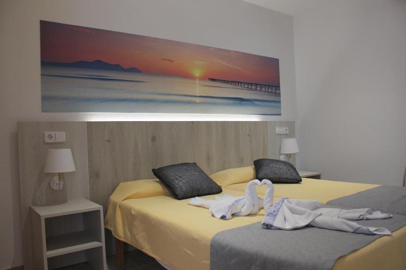 Apartment adapted to reduced mobility image 2