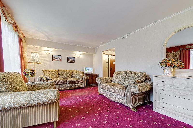 Business Double Room image 3