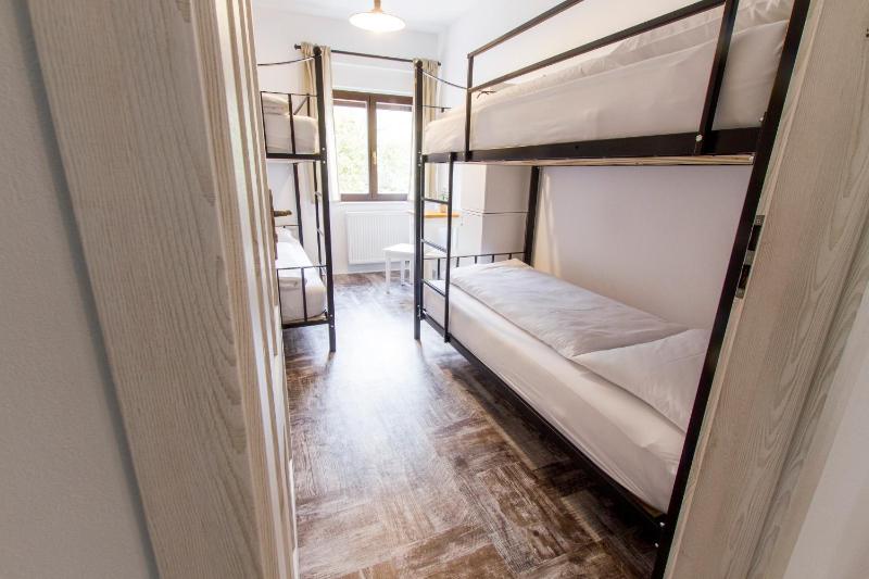 Quadruple Room with Shared Bathroom image 3