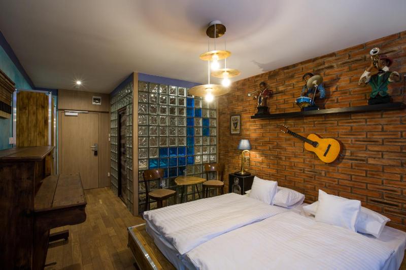 Standard Double Room image 2