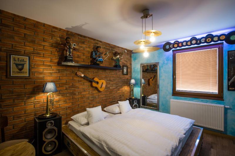 Standard Double Room image 3