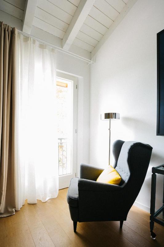 Double or Twin Room with Garden View image 4