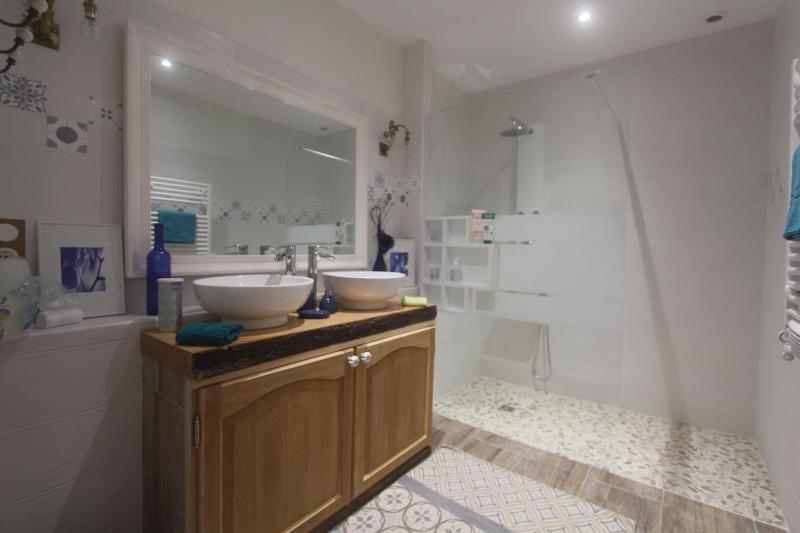 One-Bedroom Suite image 4