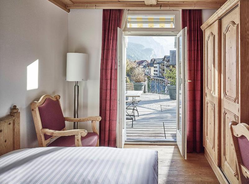Superior Single Room with Mountain View image 3