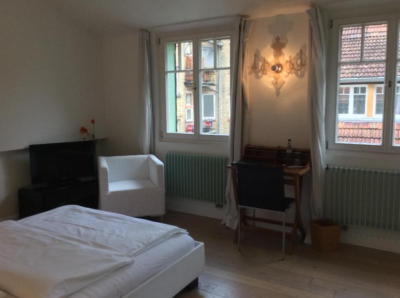 Budget Double Room image 4