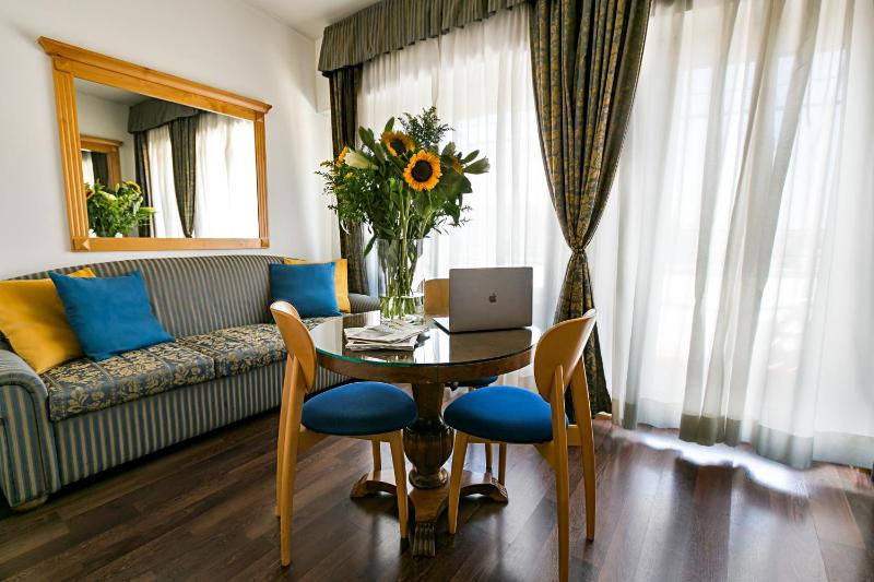 Junior Suite image 4