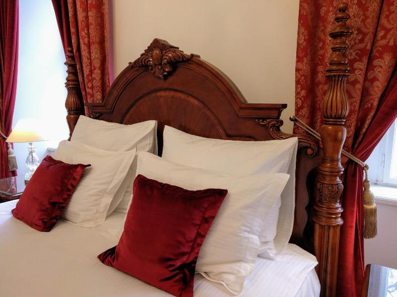 Standard Suite image 4